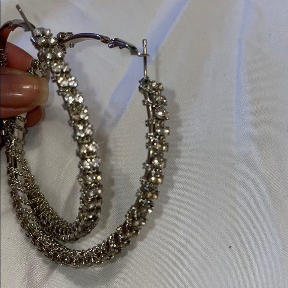 🔵3/$25 NY&Co Silver Hoop Earrings Set - Picture 2 of 4